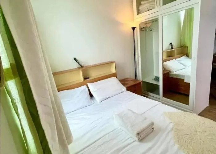 Alabang Staycation By Janet Apartment *